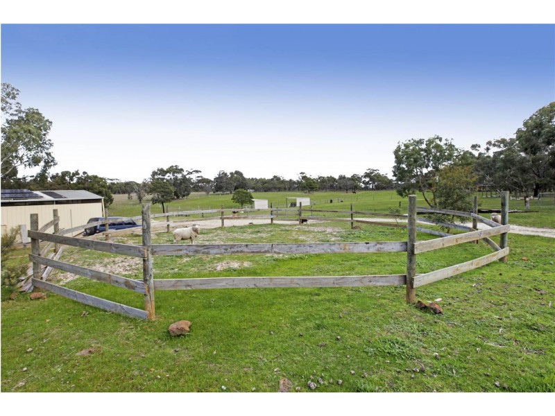 80 Clarkes Road, Anakie VIC 3221