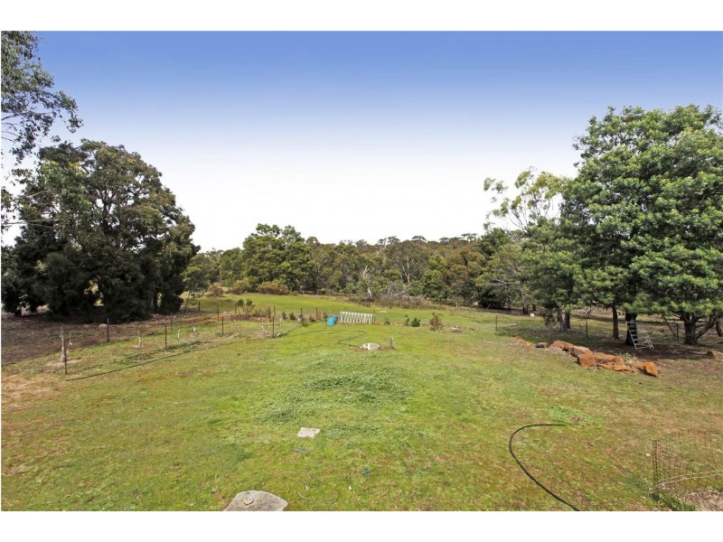 80 Clarkes Road, Anakie VIC 3221