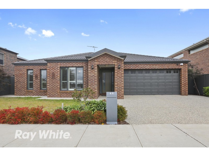 48 Eastlakes Boulevard, Lara VIC 3212