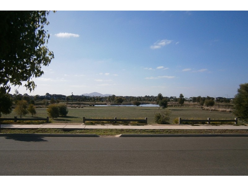 48 Eastlakes Boulevard, Lara VIC 3212