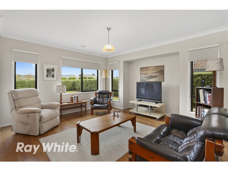 48 Eastlakes Boulevard, Lara VIC 3212