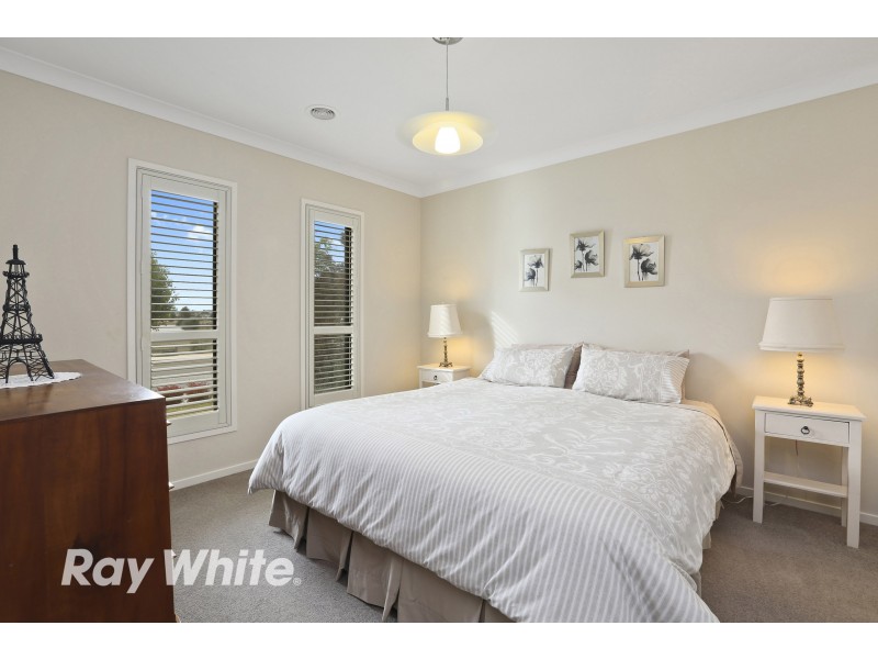 48 Eastlakes Boulevard, Lara VIC 3212