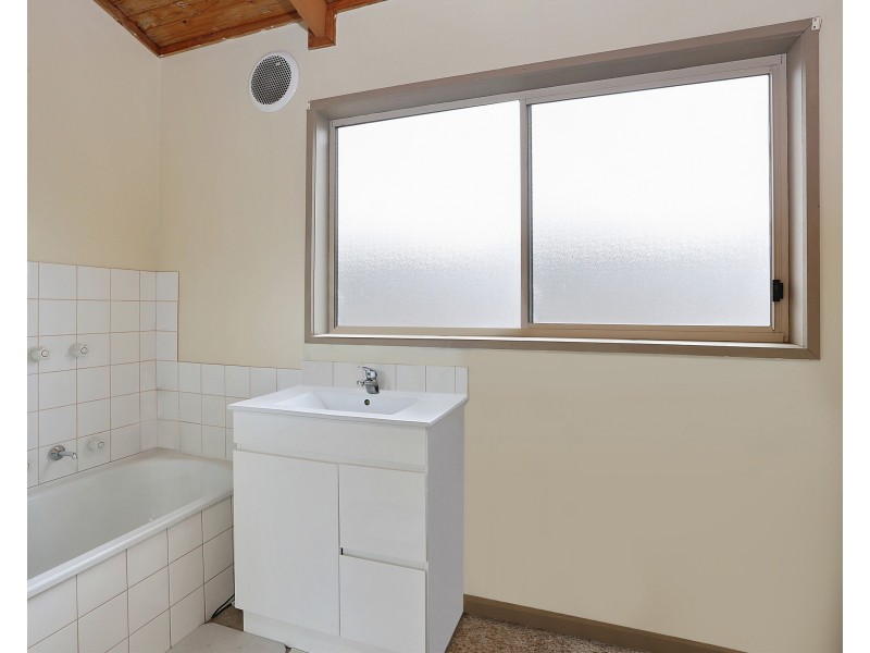 1/108 Matthews Road, Corio VIC 3214