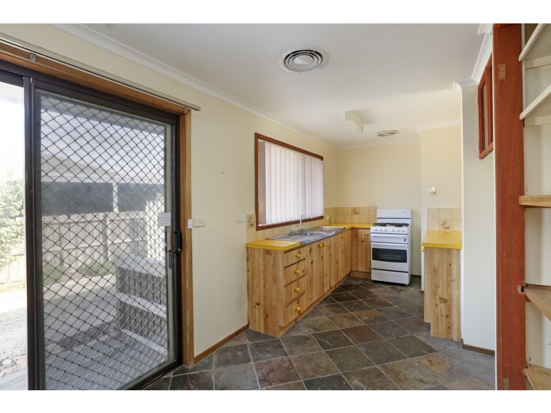 12 Moyston Grove, Corio VIC 3214