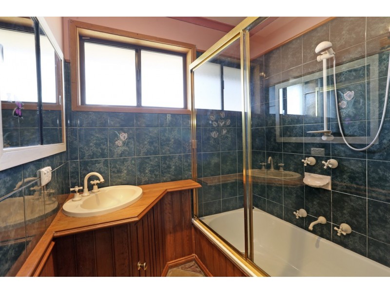 12 Moyston Grove, Corio VIC 3214