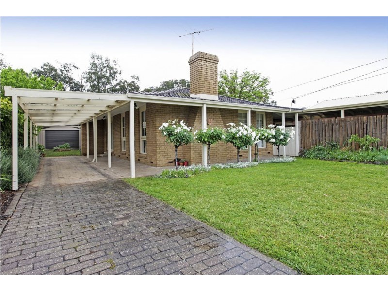 15 Cameron Crescent, Lara VIC 3212