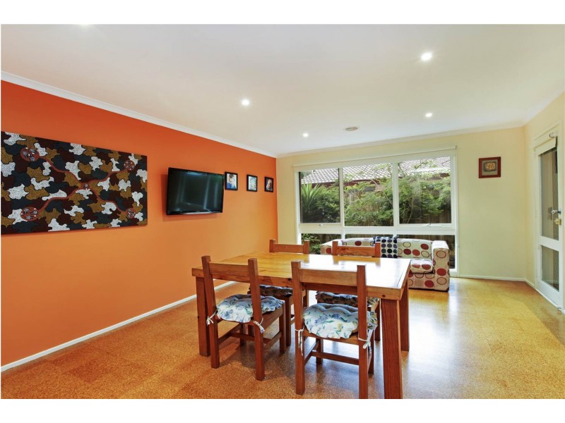 15 Cameron Crescent, Lara VIC 3212