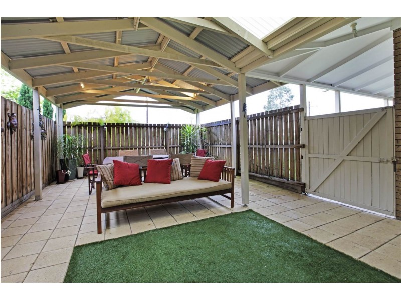 15 Cameron Crescent, Lara VIC 3212