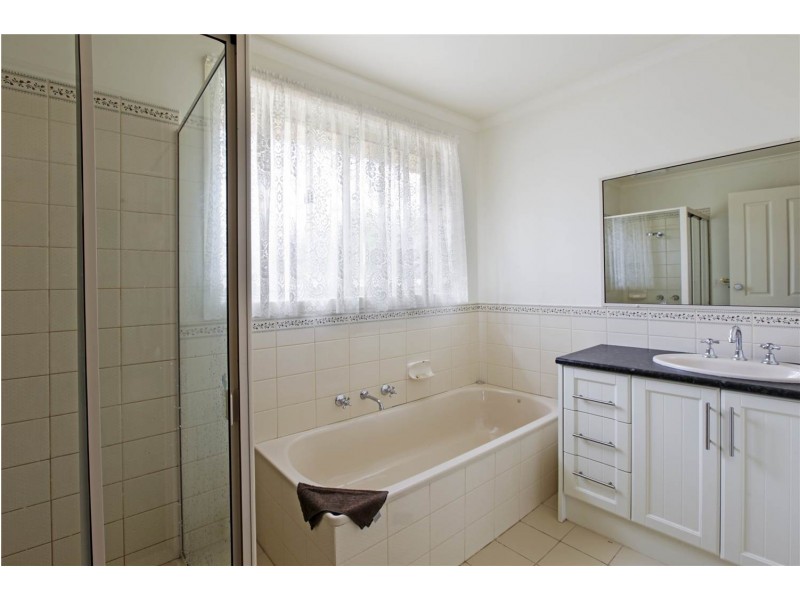 13 Stefan Court, Lara VIC 3212
