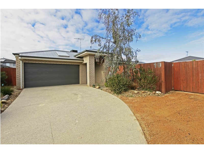 19 Moorhen Drive, Lara VIC 3212