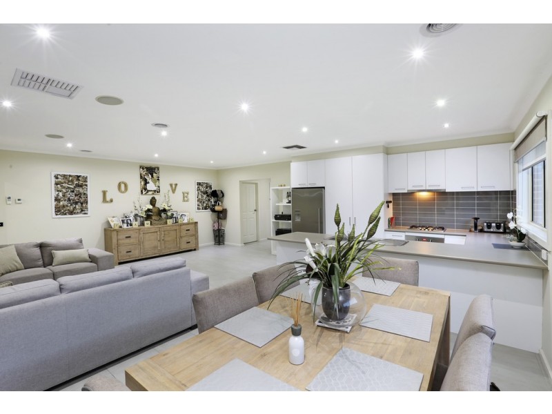 11 Bittern Court, Lara VIC 3212