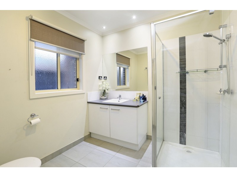 11 Bittern Court, Lara VIC 3212