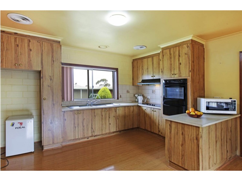 100 Kiddle Drive, Lara VIC 3212