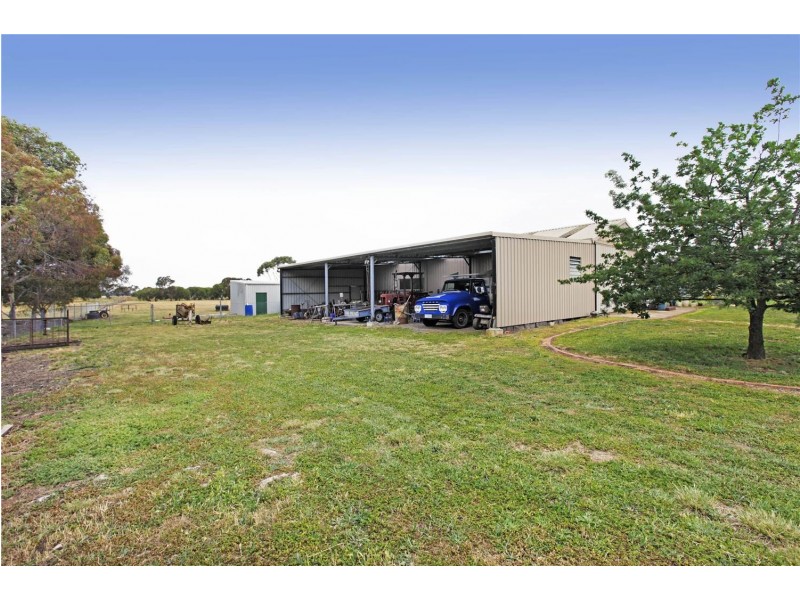 100 Kiddle Drive, Lara VIC 3212