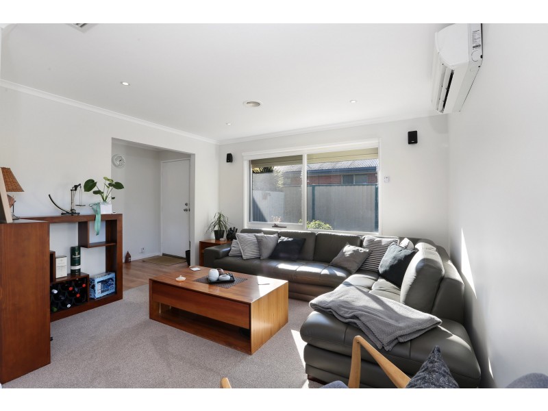 19 Cameron Crescent, Lara VIC 3212