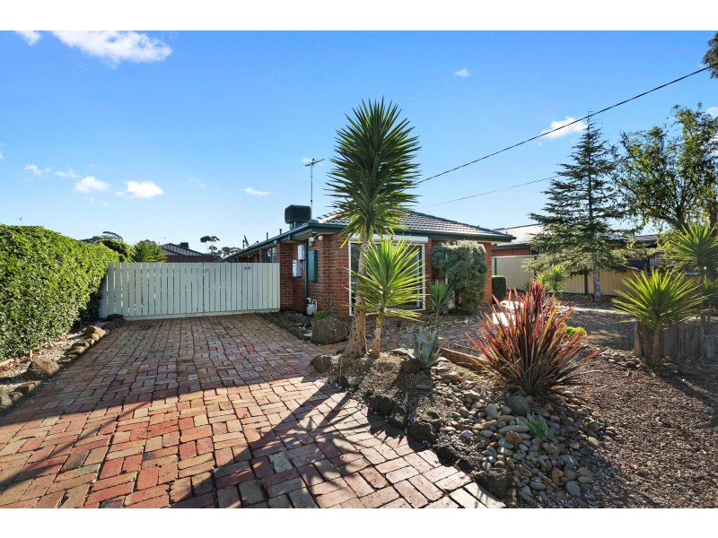 19 Cameron Crescent, Lara VIC 3212