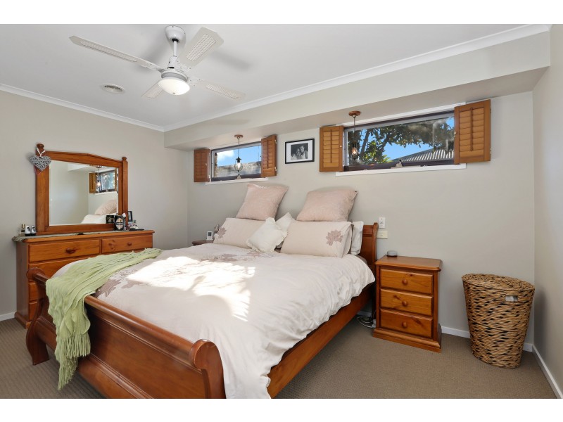 19 Cameron Crescent, Lara VIC 3212