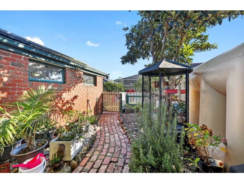 19 Cameron Crescent, Lara VIC 3212