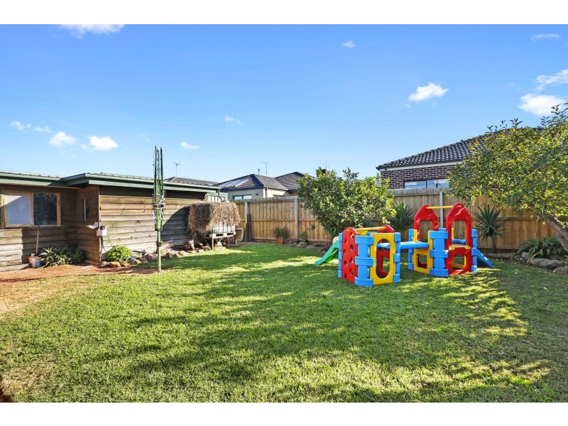 19 Cameron Crescent, Lara VIC 3212