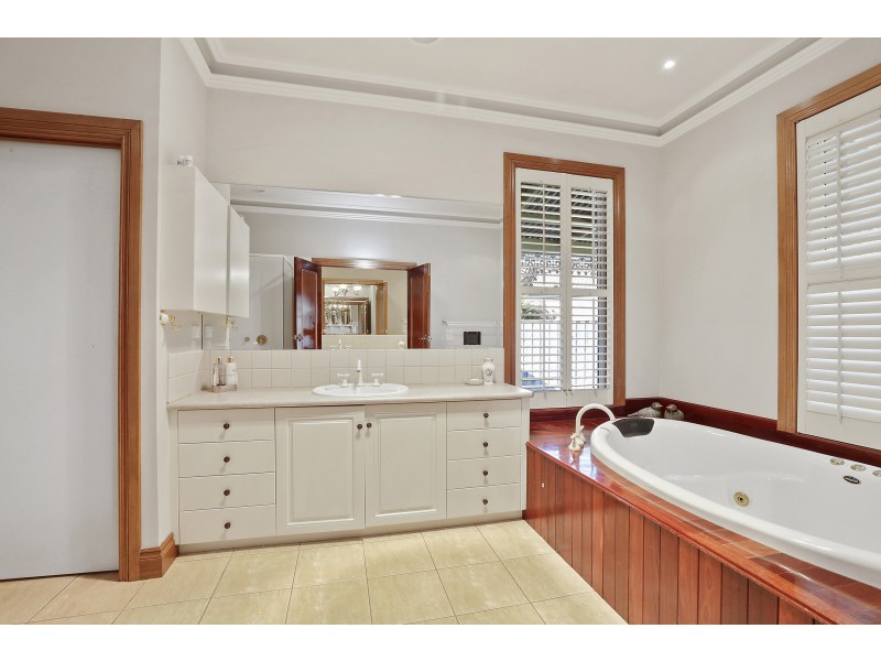 17 Pineview Court, Lara VIC 3212