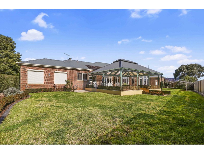 17 Pineview Court, Lara VIC 3212