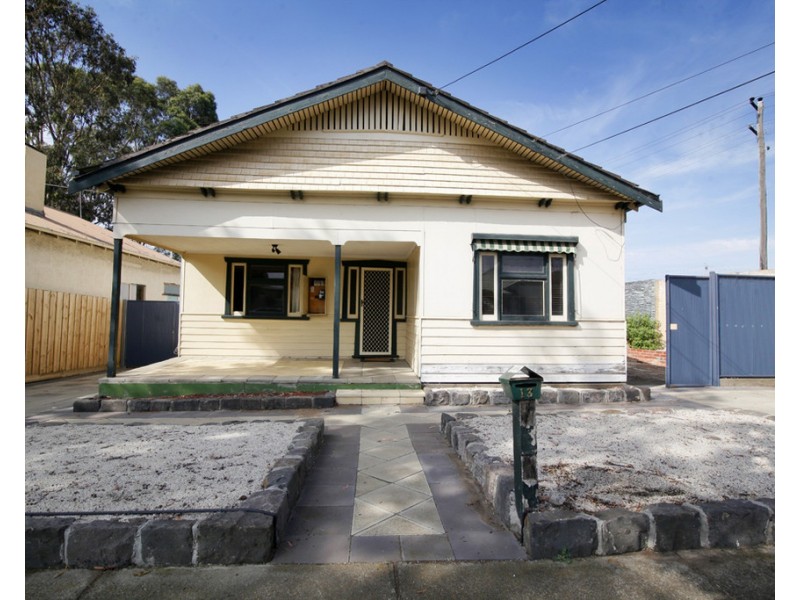 13 Kooyong Road, Geelong VIC 3220
