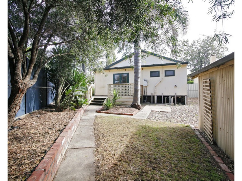 13 Kooyong Road, Geelong VIC 3220