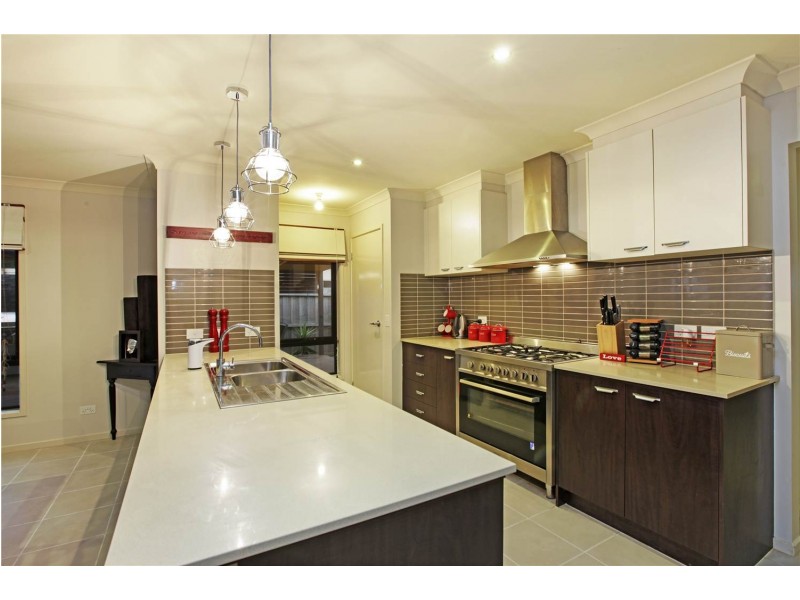 130 Rossack Drive, Waurn Ponds VIC 3216