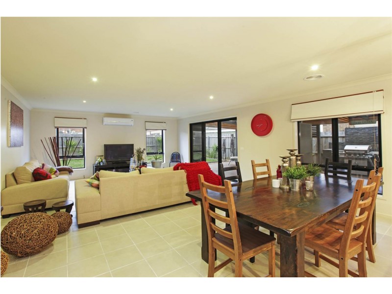 130 Rossack Drive, Waurn Ponds VIC 3216