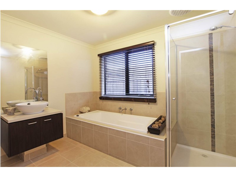 130 Rossack Drive, Waurn Ponds VIC 3216