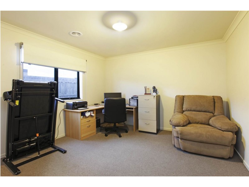 130 Rossack Drive, Waurn Ponds VIC 3216