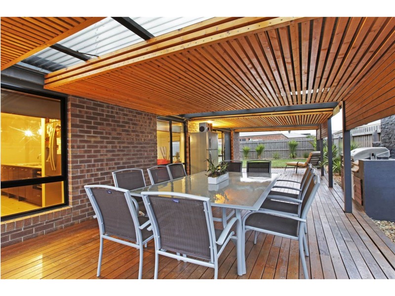 130 Rossack Drive, Waurn Ponds VIC 3216