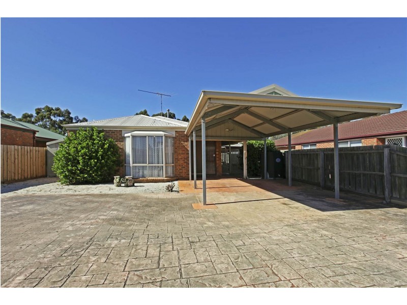 16 The Esperence, Lara VIC 3212