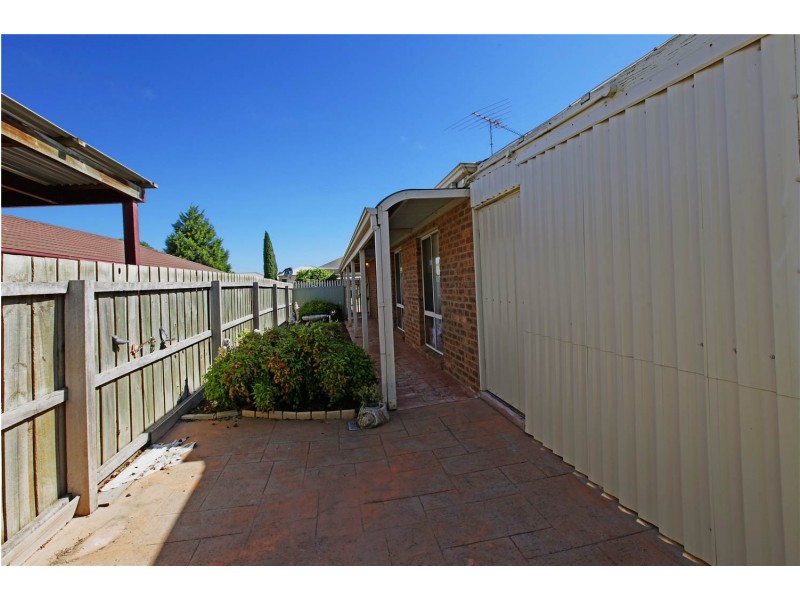 16 The Esperence, Lara VIC 3212