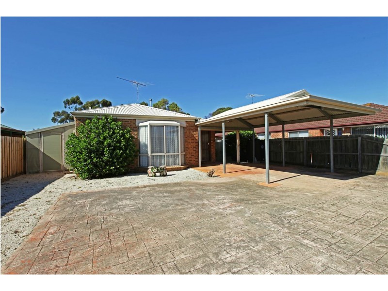 16 The Esperence, Lara VIC 3212