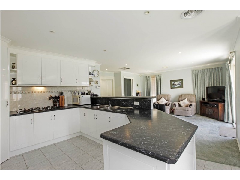 1 Galileo Close, Lara VIC 3212