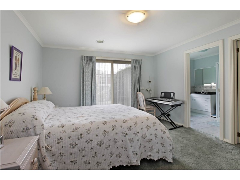 1 Galileo Close, Lara VIC 3212