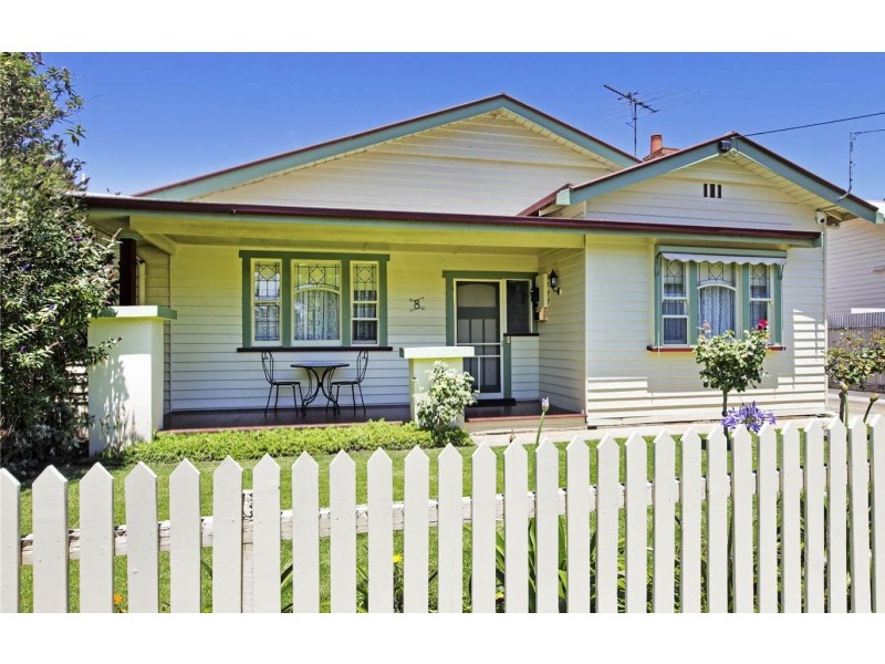 8 Bay Street, Rippleside VIC 3215
