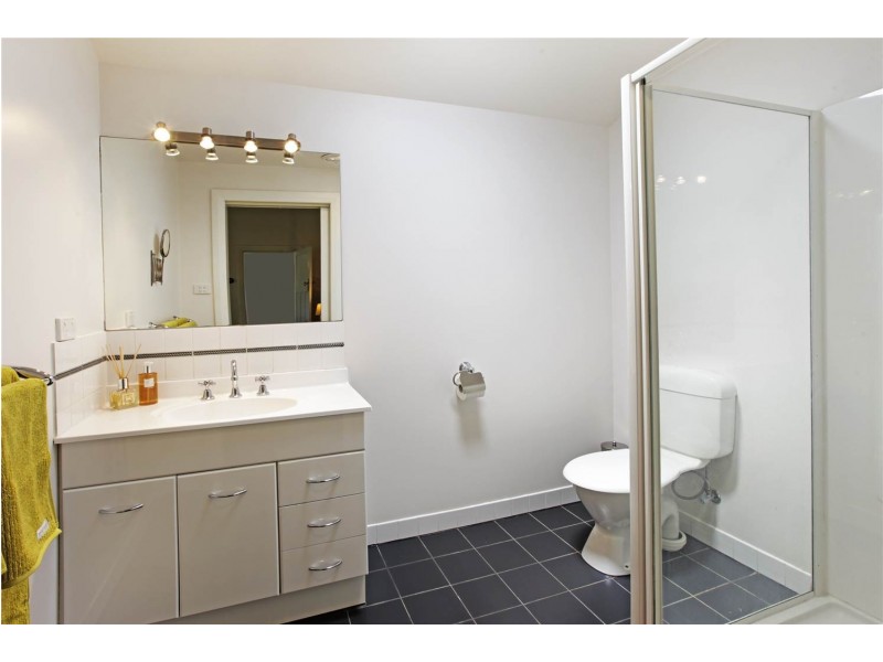 8 Bay Street, Rippleside VIC 3215