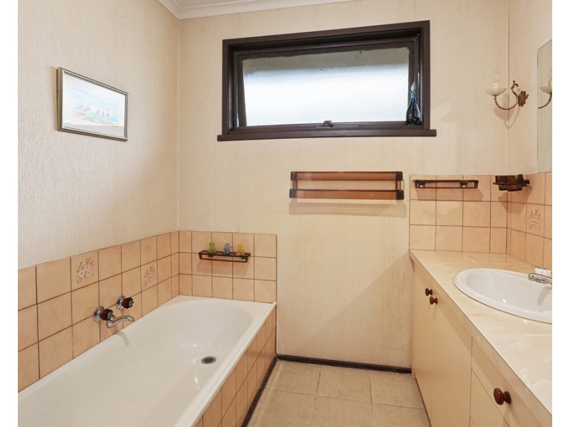 240 Anakie Road, Bell Park VIC 3215