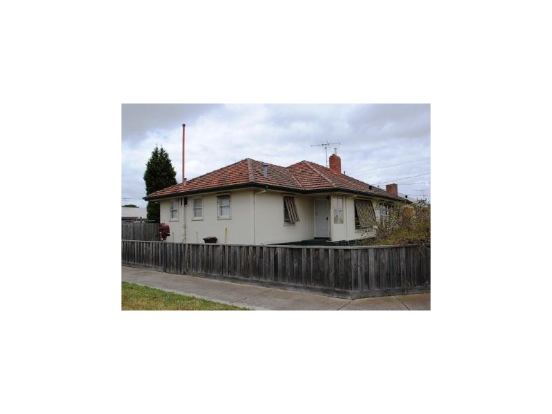 10 Robin Ave, Norlane VIC 3214