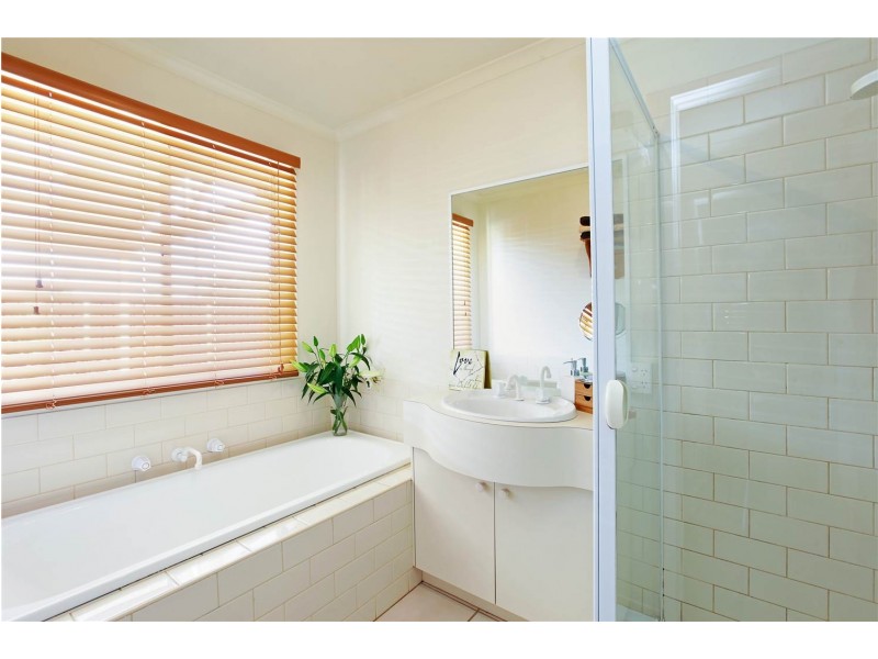 60 Gebbies Road, Lara VIC 3212