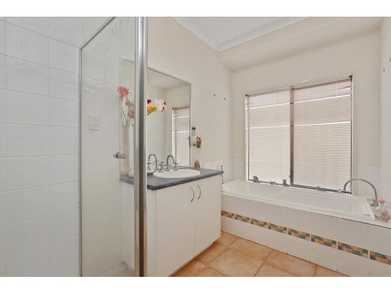 7 Judith Court, Lara VIC 3212
