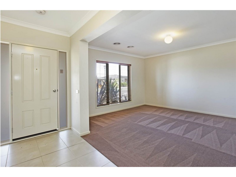 49 Moorhen Drive, Lara VIC 3212