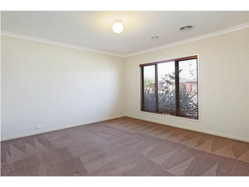 49 Moorhen Drive, Lara VIC 3212