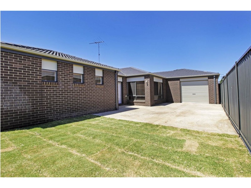 49 Moorhen Drive, Lara VIC 3212