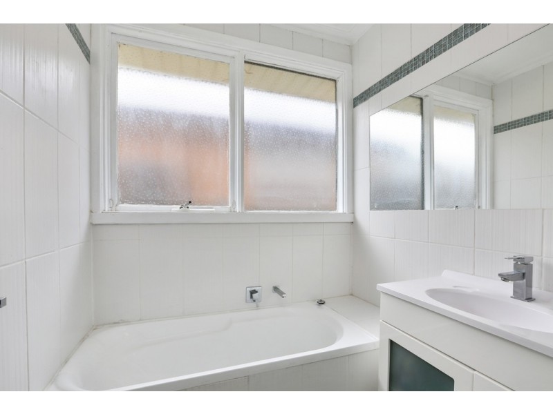 19 Dunloe Avenue, Norlane VIC 3214