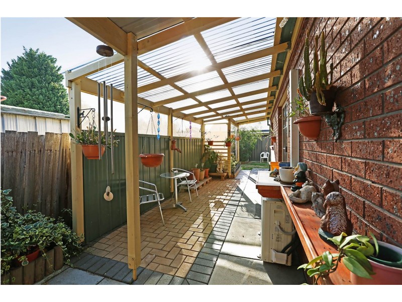 2/22 Cameron Crescent, Lara VIC 3212