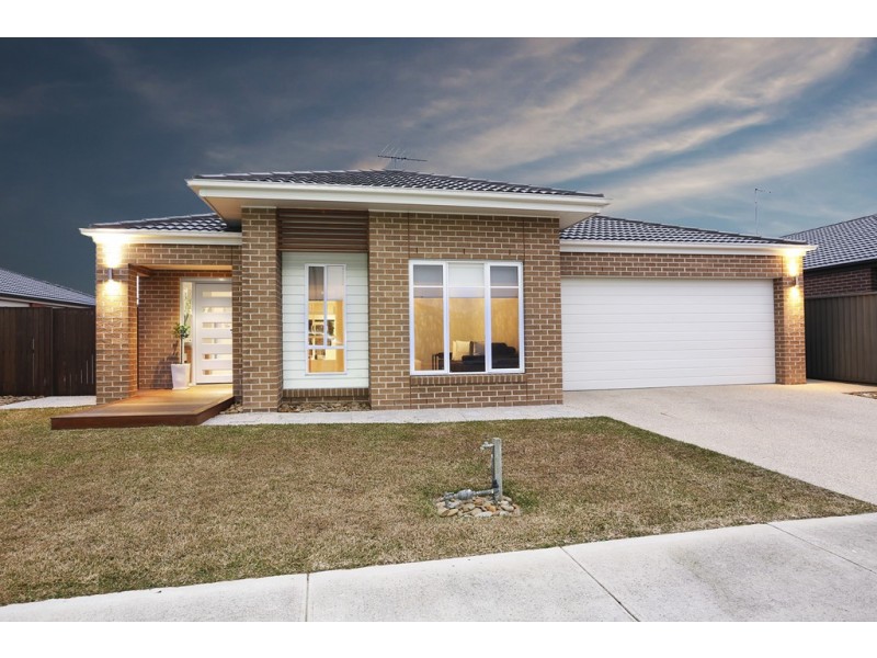 34 Grand Lakes Way, Lara VIC 3212