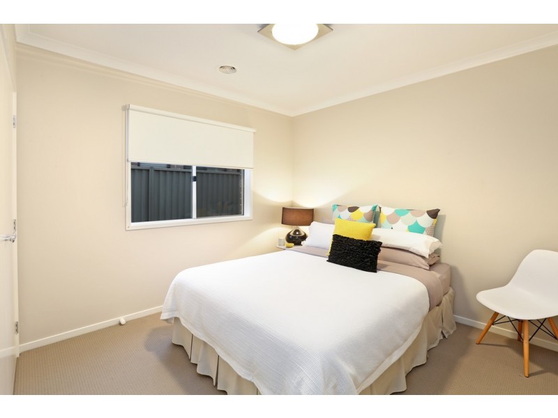 34 Grand Lakes Way, Lara VIC 3212